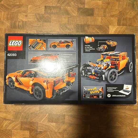Lego 42093 Technic Chevrolett Corvette ZR1 Building Set 2in1 579pcs Age9+ New - Picture 2 of 6